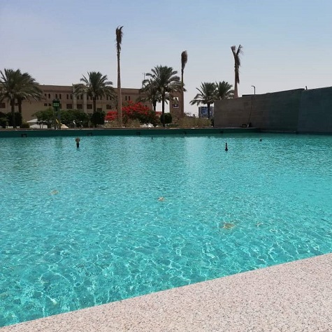 بحيرة مائي صناعية تم عزلها بمادة البولي يوريا