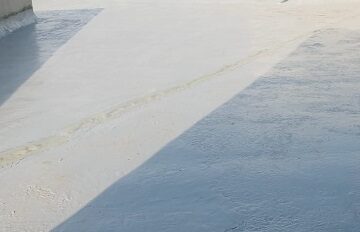 توصيفة عزل بولي يوريثان بارد لسطح بناية و حمام سباحة علوي