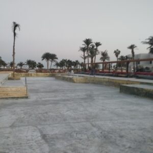 حمام السباحة قبل البدء بالصيانة و العزل