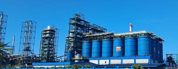 حماية خزاناتك الصناعية من التآكل والصدأ والتسريب دليل شامل للعزل بالطلاءات